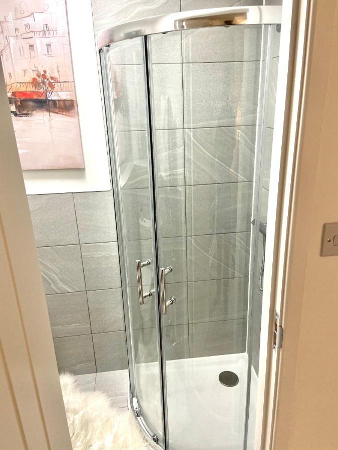 London Studio Self Contained, Newly Furbished Экстерьер фото